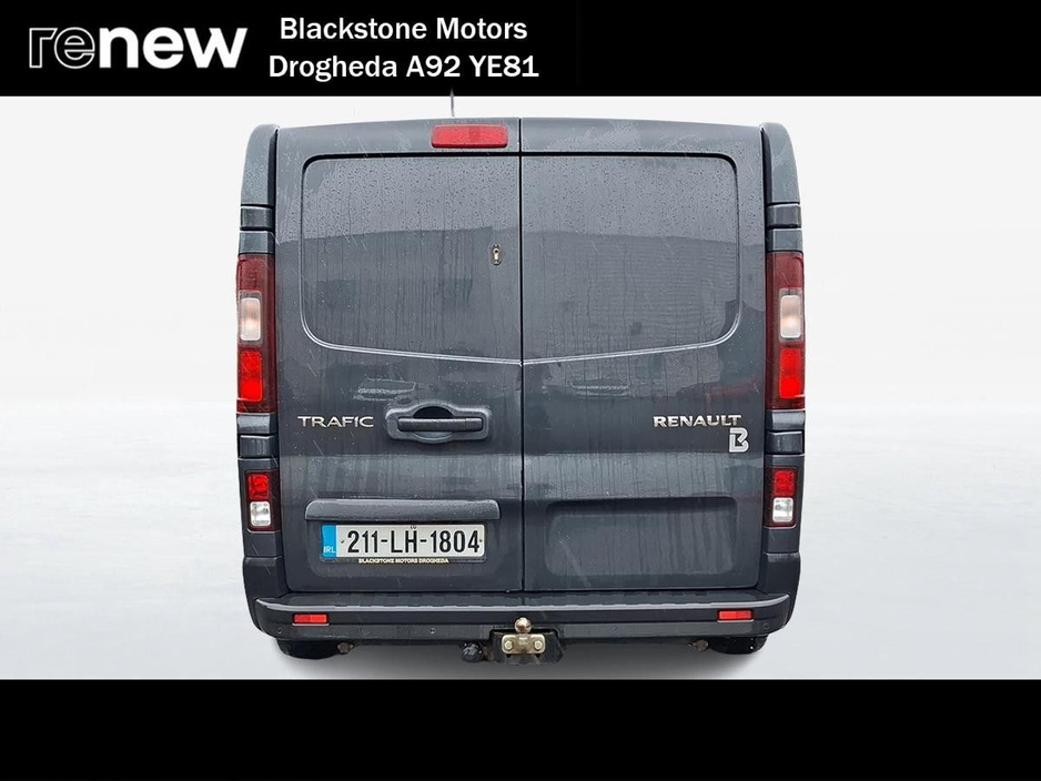 2021 Renault Trafic - image 10