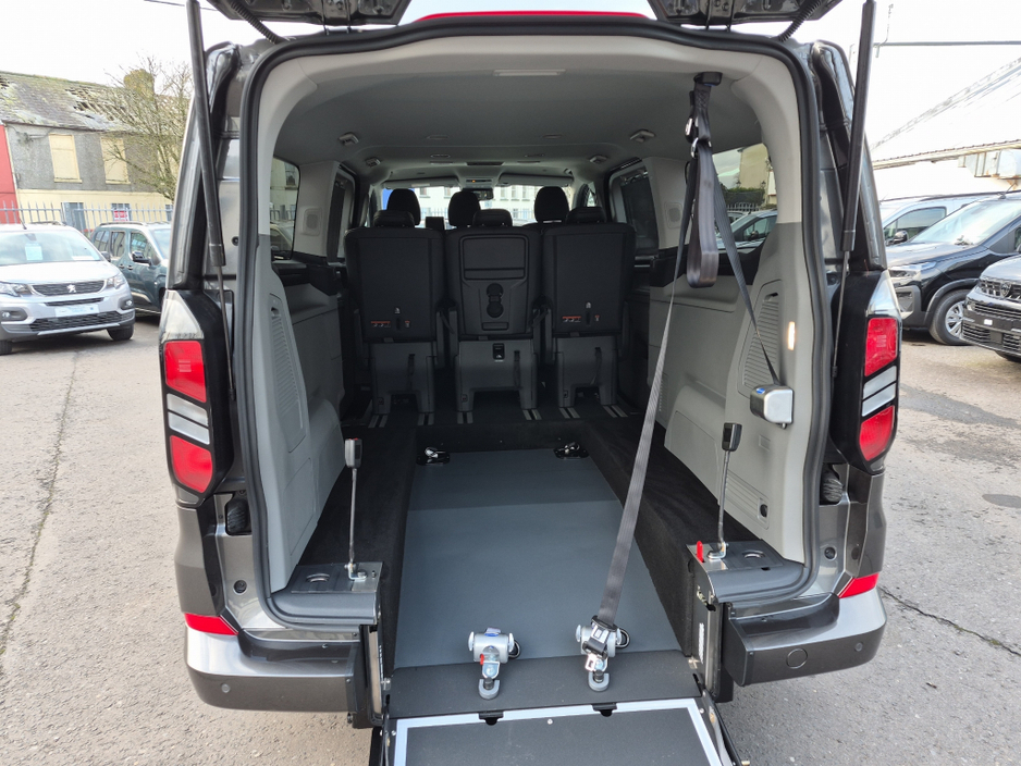 2026 Ford Transit Custom Lowered Floor Wheelchair Access New