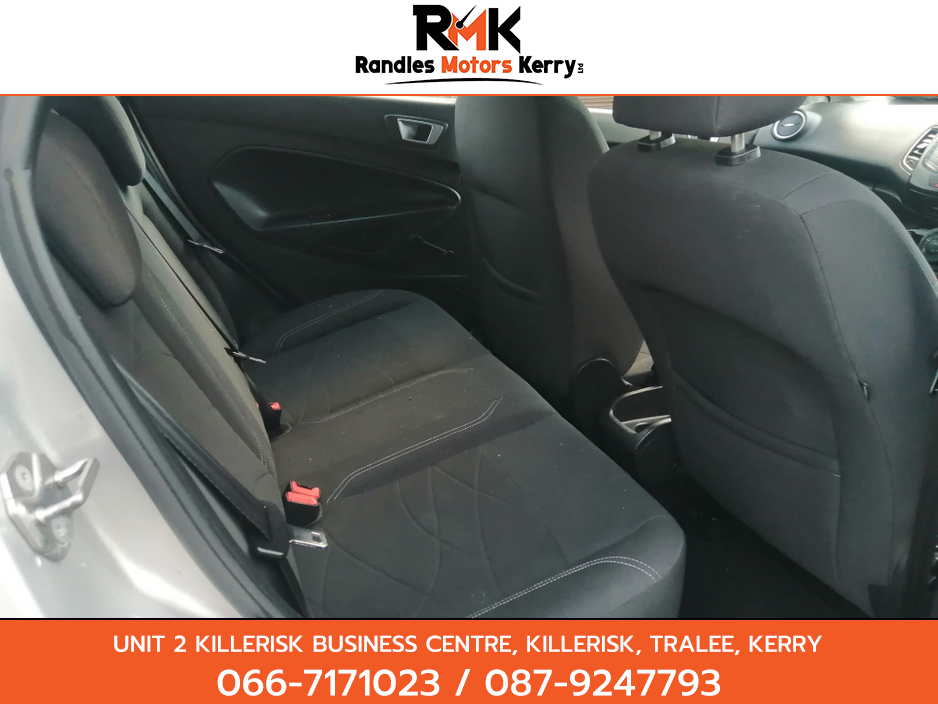 2013 Ford Fiesta - image 8