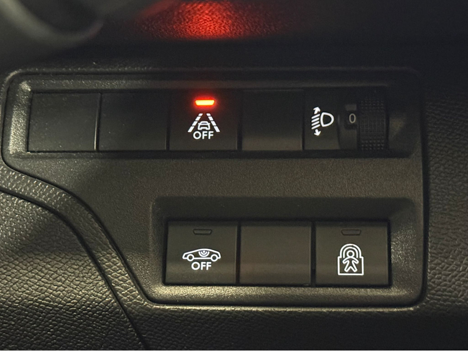 2022 Peugeot 5008 - image 26