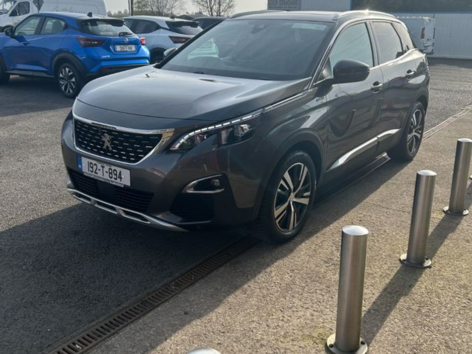 2019 Peugeot 3008 - image 4