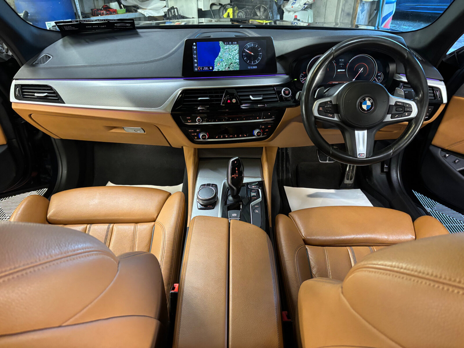 2017 BMW 5 Series - image 15