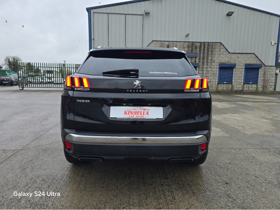 2023 Peugeot 3008 - image 3