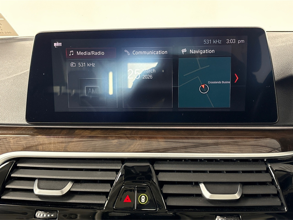 2019 BMW 5 Series - image 17