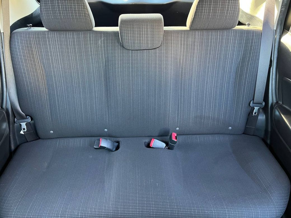 2018 Toyota Yaris - image 12