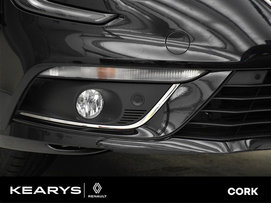 2020 Renault Megane - image 14