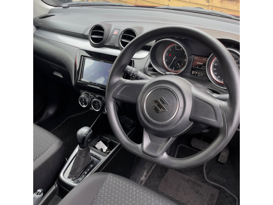 2017 Suzuki Swift - image 8