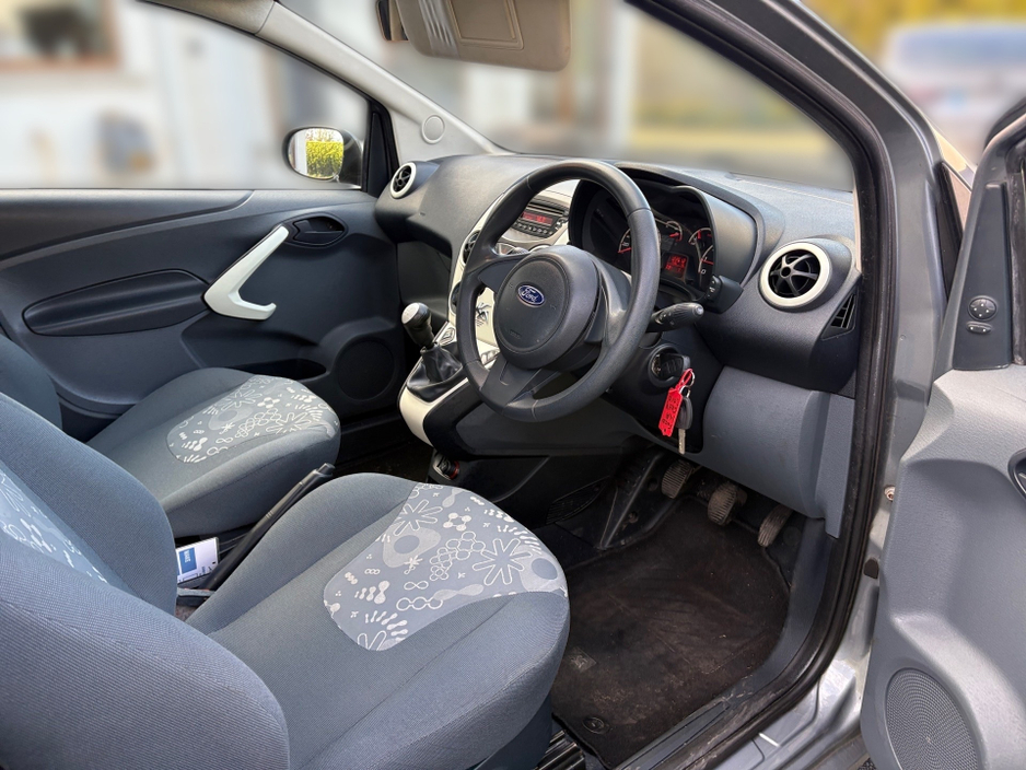 2010 Ford Ka - image 16