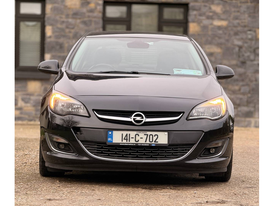 2014 Opel Astra Opel Astra 2014 1.3 Diesel Manual NCT&TaX €3,950