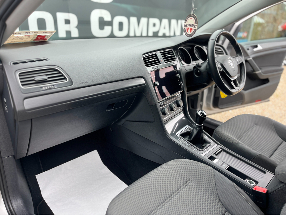 2018 Volkswagen Golf - image 9