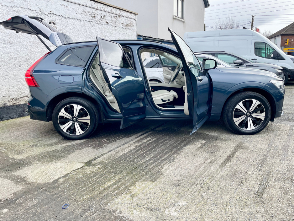2023 Volvo XC60 - image 6