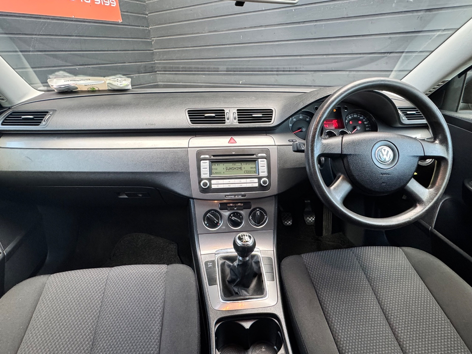 2008 Volkswagen Passat - image 9