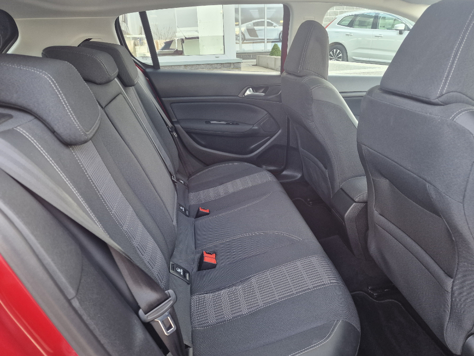 2019 Peugeot 308 - image 18