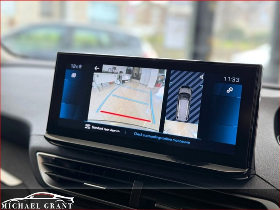 2021 Peugeot 5008 - image 26