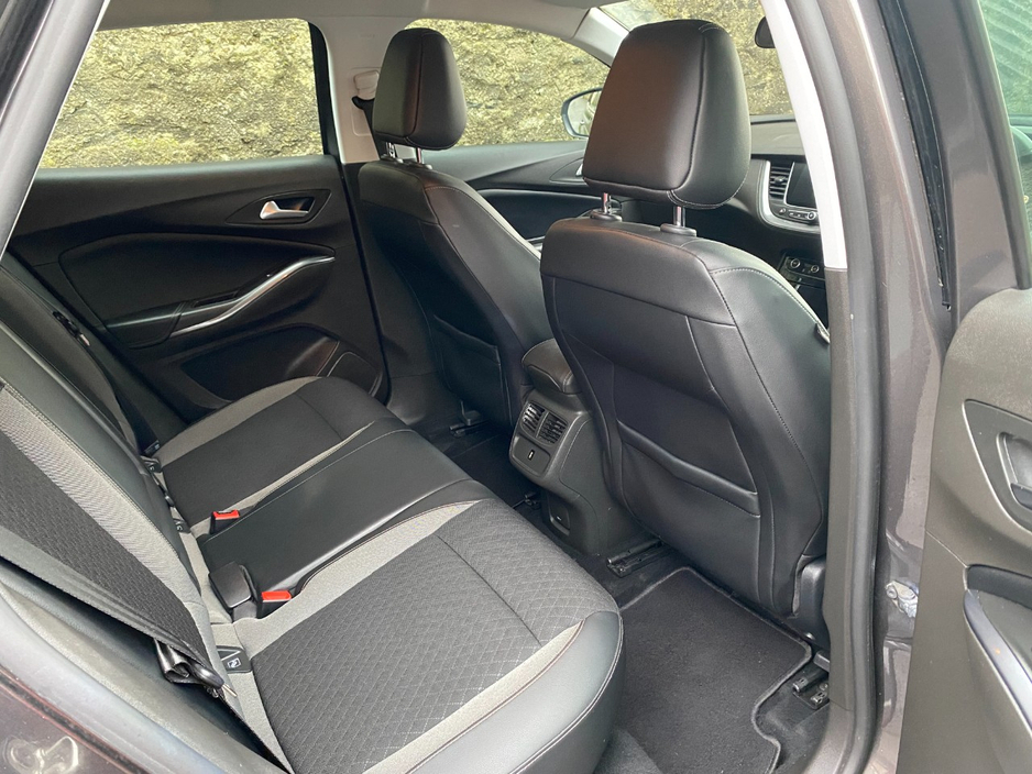 2019 Vauxhall Grandland X - image 12