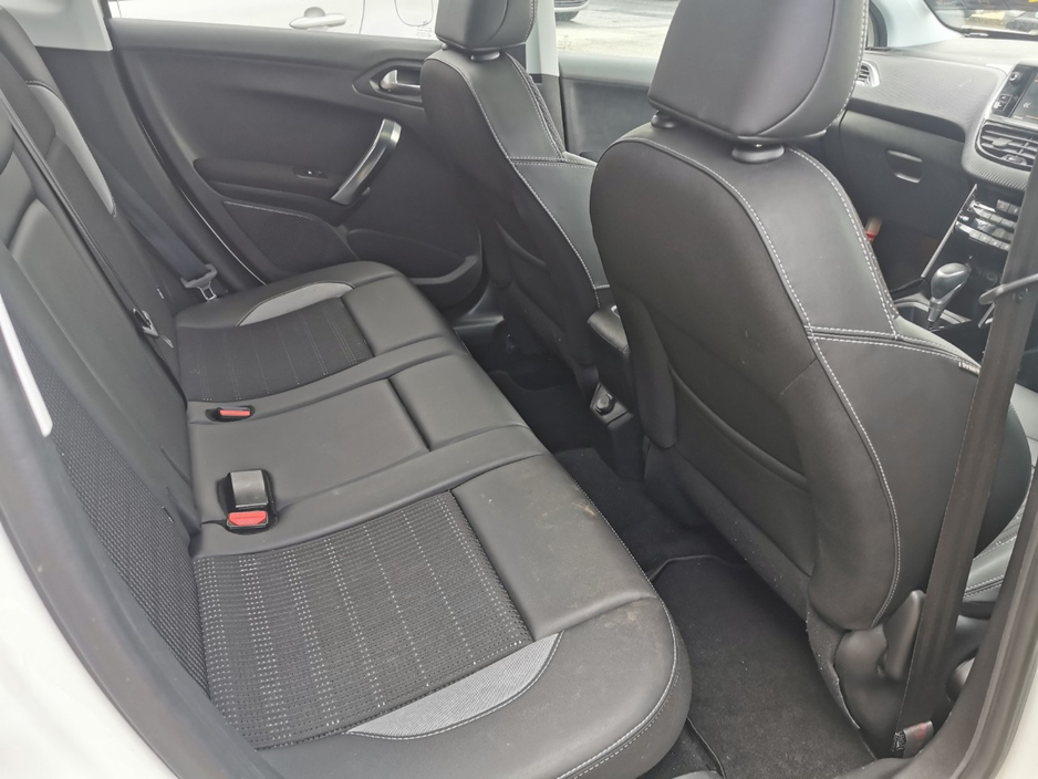 2019 Peugeot 2008 - image 8