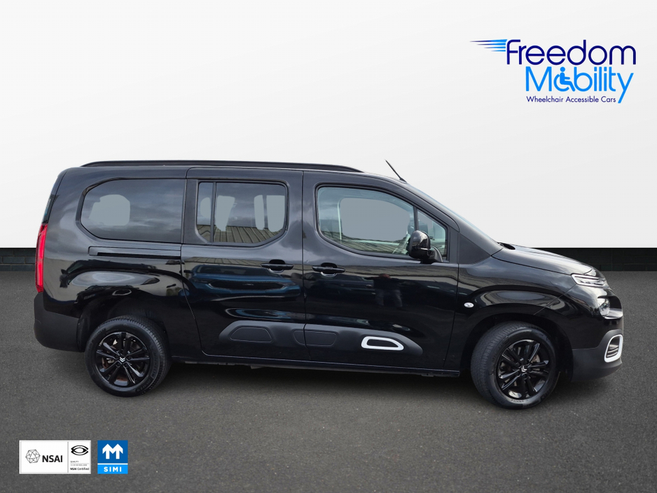2023 Citroen Berlingo - image 4
