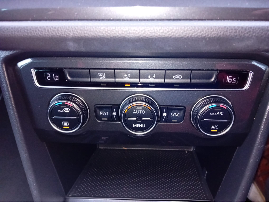 2019 Volkswagen Tiguan - image 24