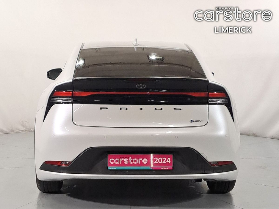 2024 Toyota Prius - image 4