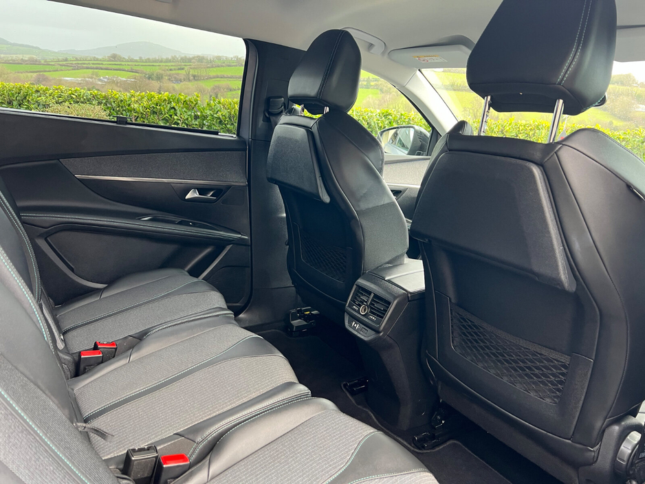 2022 Peugeot 5008 1.5 BlueHDi 130bhp Allure €33,950