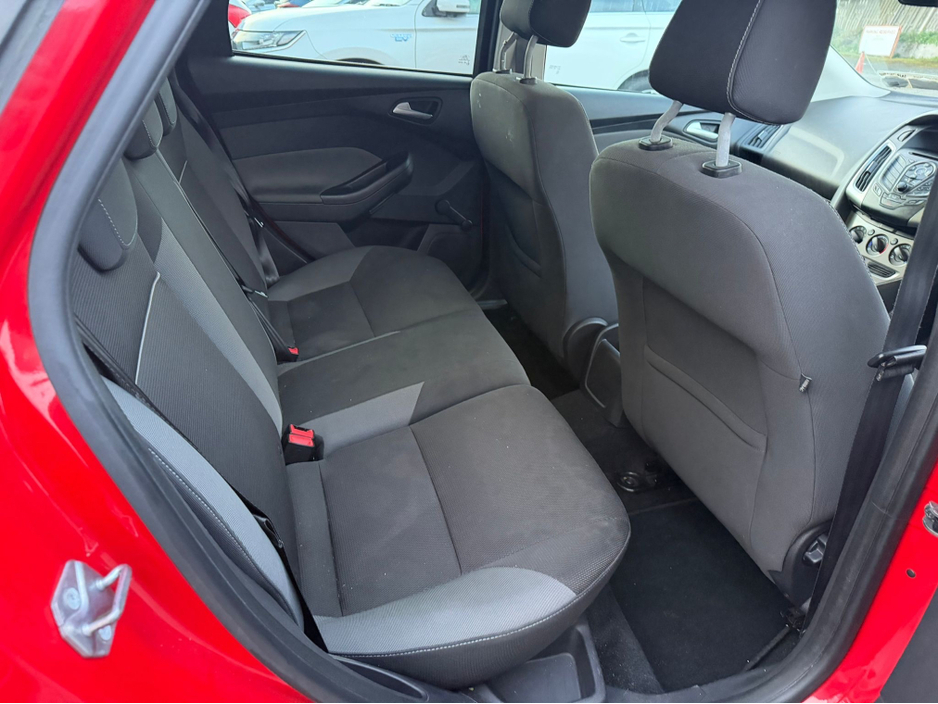 2011 Ford Focus - image 20