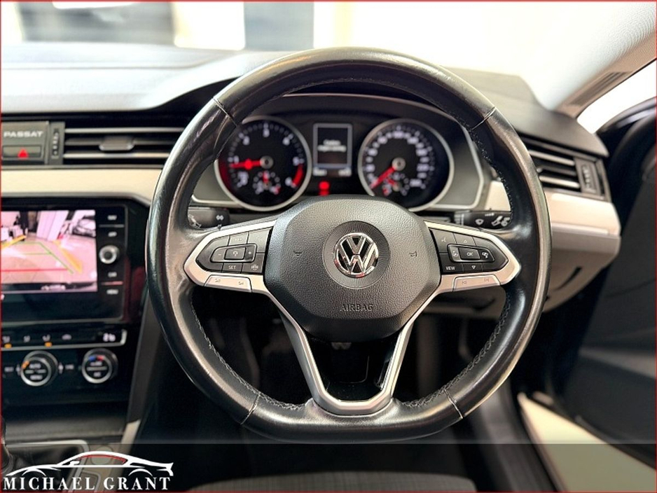 2020 Volkswagen Passat - image 19