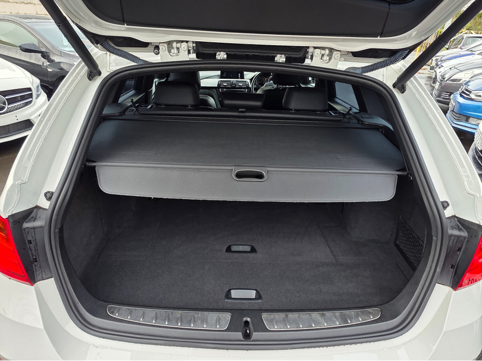 2014 BMW 3 Series - image 11