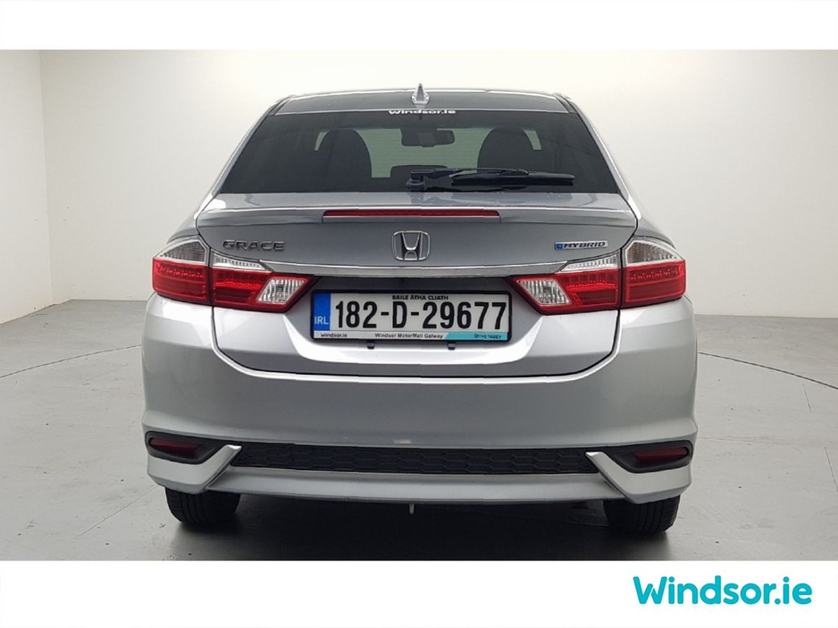 2018 Honda Grace - image 11