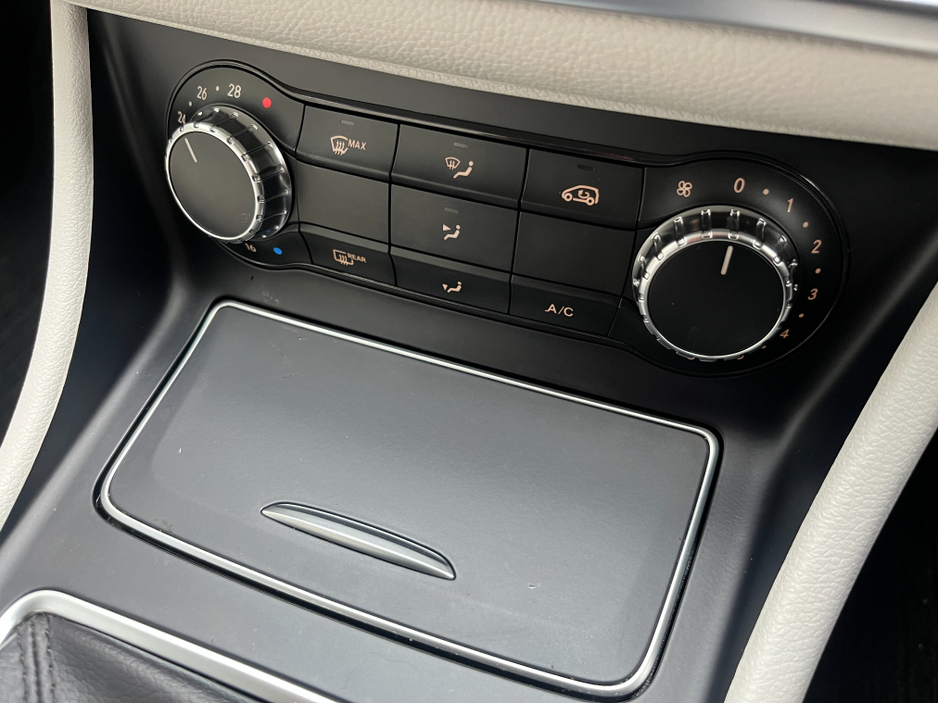 2017 Mercedes-Benz CLA Class 180 1.6 PETROL MANUAL //FULL LEATHER//LOW MILES// €16,950