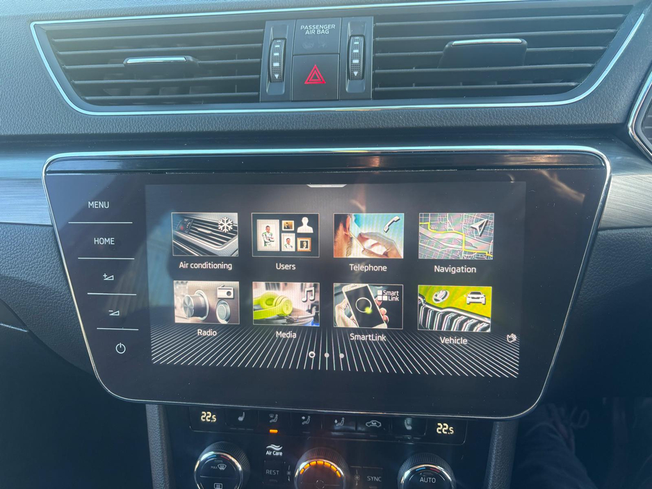 2022 Skoda Superb - image 13