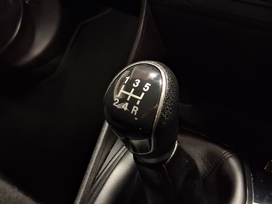 2017 Ford Fiesta - image 15