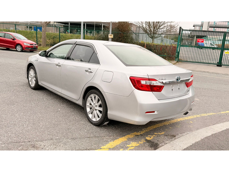 2012 Toyota Camry - image 6