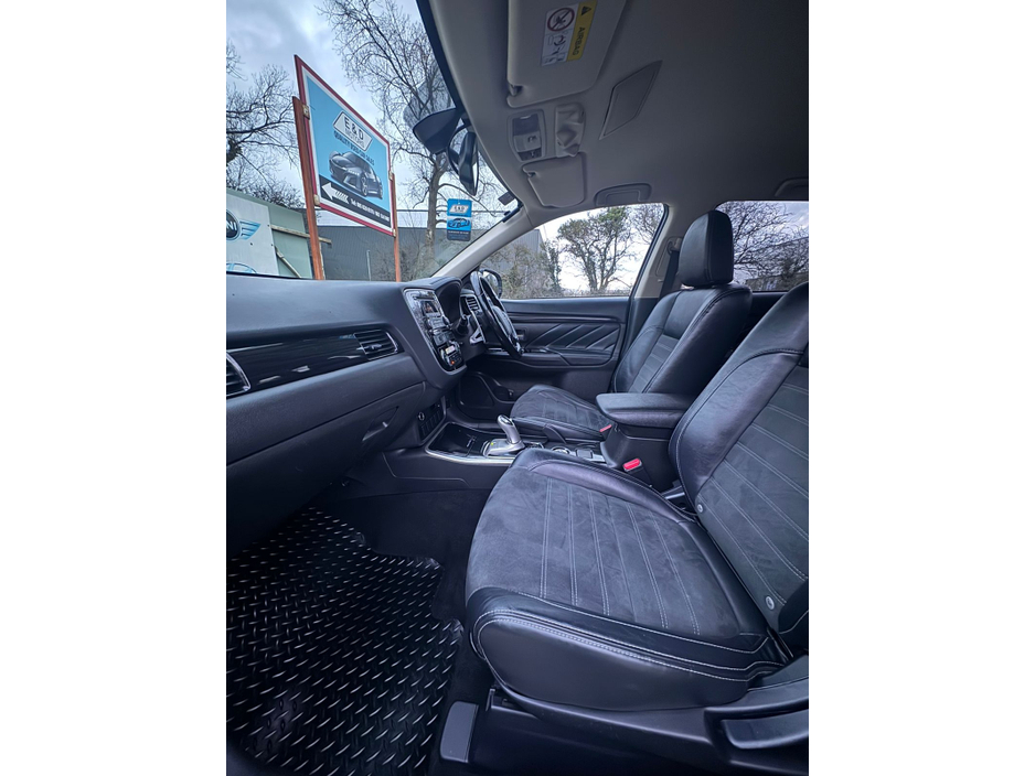 2016 Mitsubishi Outlander - image 18