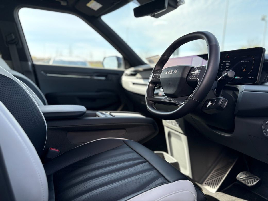 2025 Kia EV9 - image 13