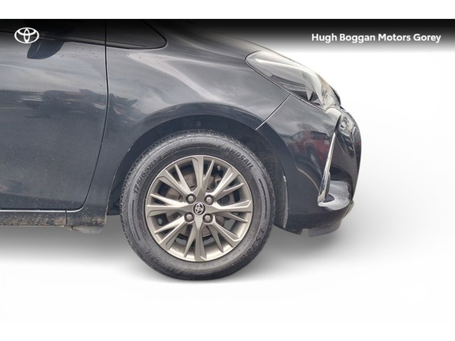 2020 Toyota Yaris - image 13