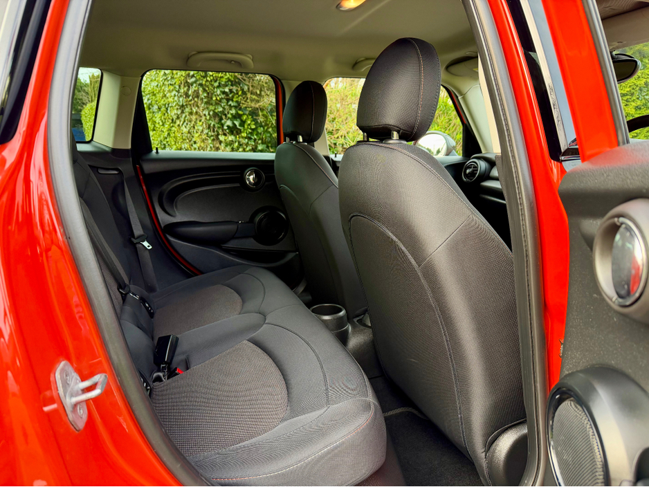 2018 MINI Hatch - image 15