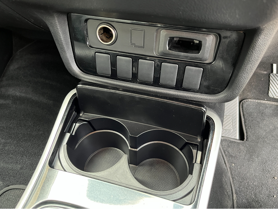 2018 Mitsubishi Outlander - image 19