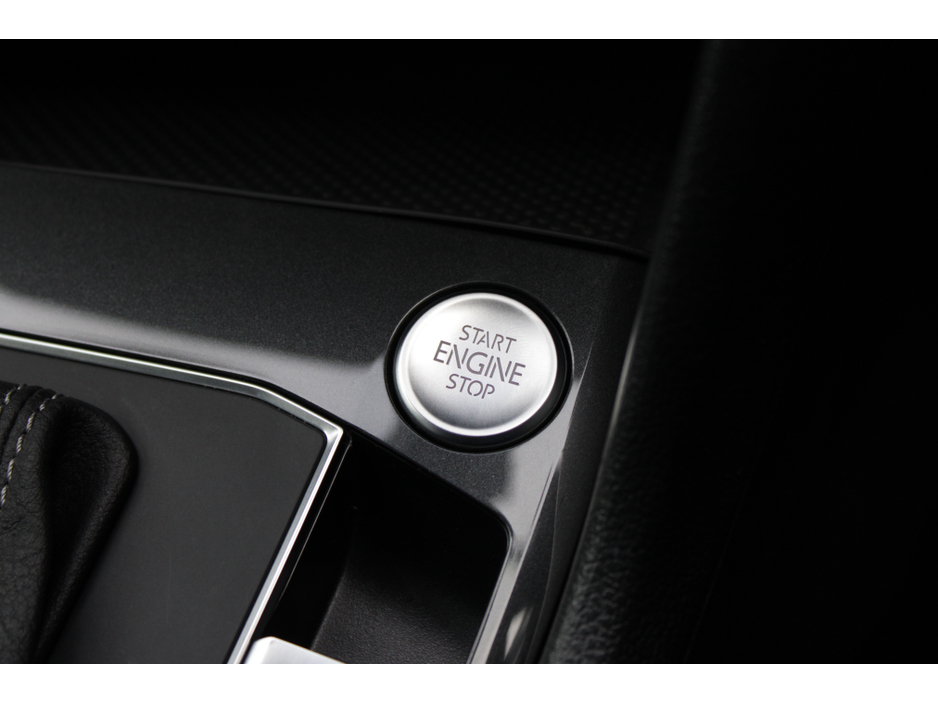 2018 Volkswagen Tiguan - image 17