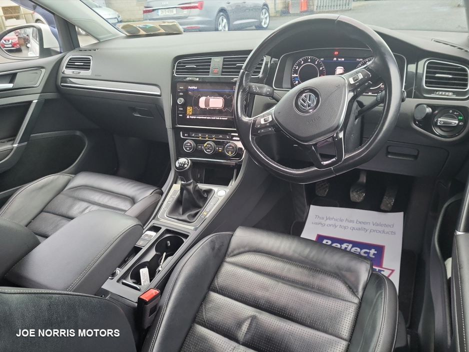 2020 Volkswagen Golf - image 6