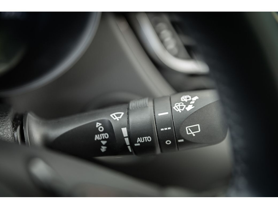 2023 Toyota C-HR SOL HYBRID €26,899