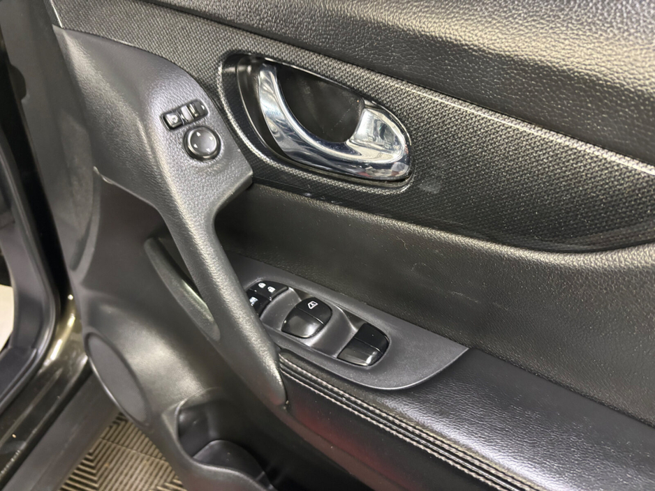 2016 Nissan X-Trail - image 11