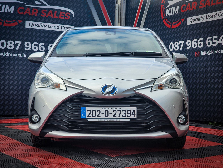 2020 Toyota Vitz - image 3