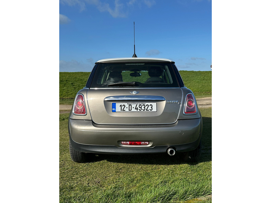 2012 MINI Hatch - image 4