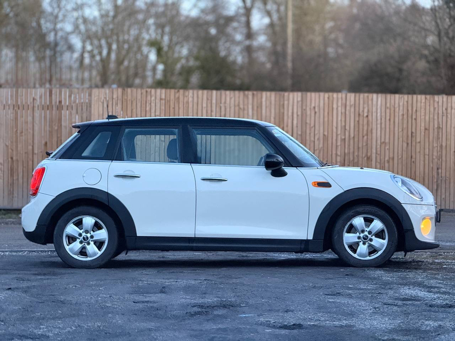 2015 MINI Hatch - image 20