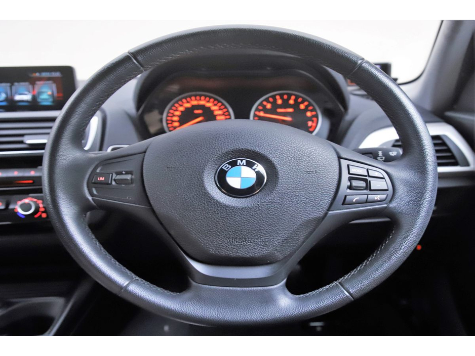 2017 BMW 1 Series 118i AUTO *REVERSE CAMERA*REAR PARK SENSORS* €16,890