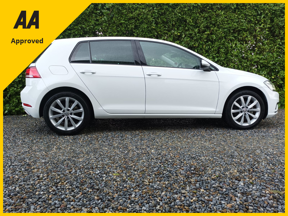 2018 Volkswagen Golf 1.2 TSI AUTOMATIC 7.5 FACELIFT ONLY 51,697kms CLIMATE CONTROL REVERSE CAMERA LED HEADLIGHTS FACTORY IMMOBILISER TOUCHSCREEN MULTIMEDIA SYSTEM CRUISE CONTROL STOP START TECHNOLOGY 2 YEARS NCT 1YR TAX €18,949