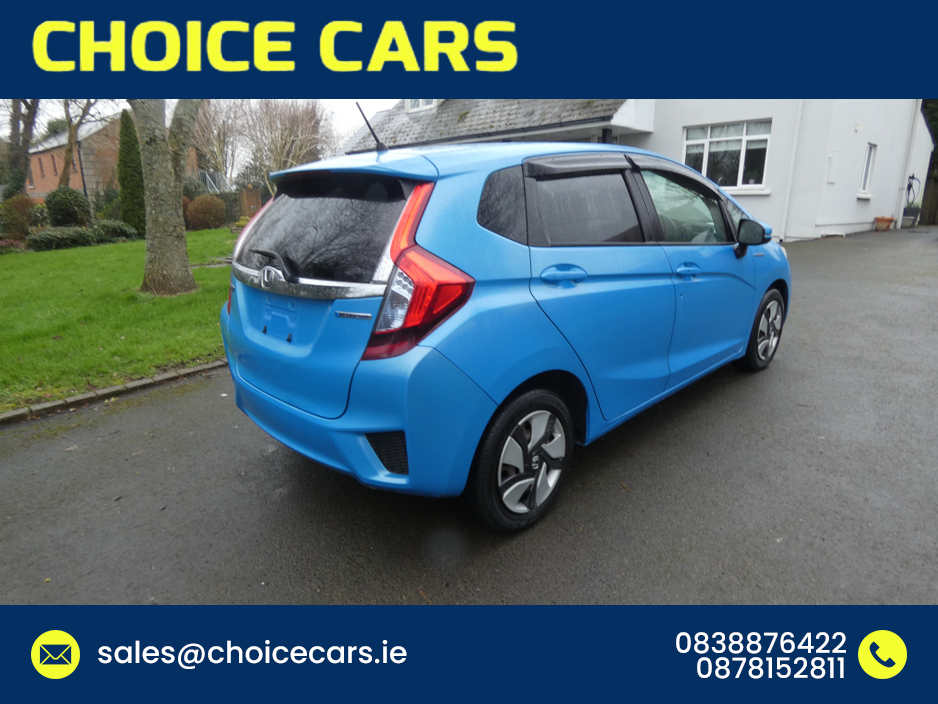 2015 Honda Fit - image 4