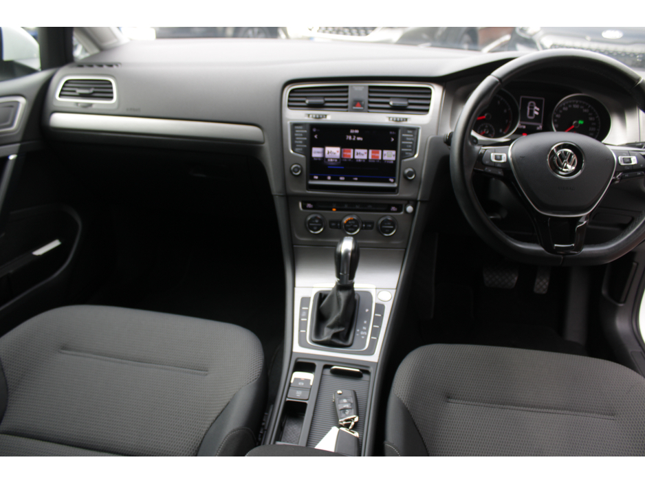 2016 Volkswagen Golf - image 17