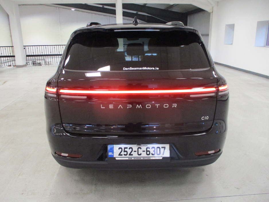 2025 Leapmotor C10 EREV 28.4kWh Design €45,950