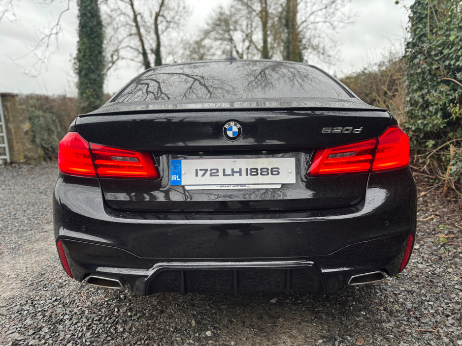 2017 BMW 5 Series - image 15